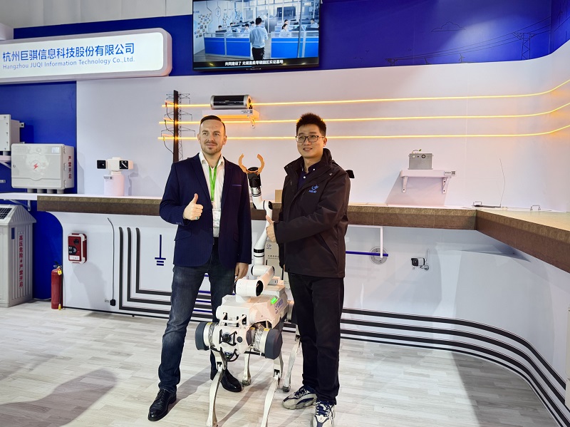 1733727773119271.jpg 小机器狗 (4).jpg